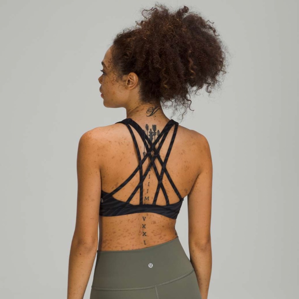 Lululemon Free To Be Serene Bra Light Support, C/D Cup Size 4 - Picture 3 of 9